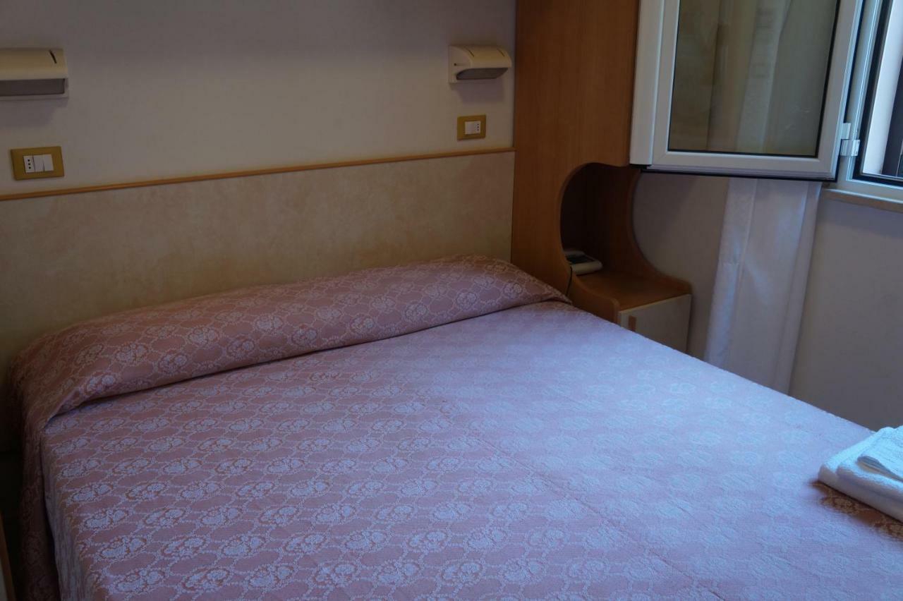Hotel Calipso Llido Degli Estensi Buitenkant foto